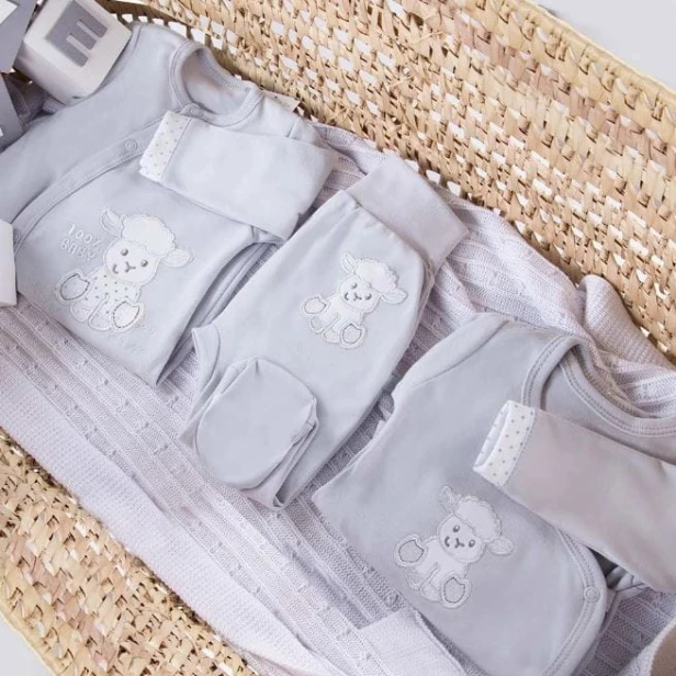 ewa_klucze_polspioch_newborn_szary_02.JPG
