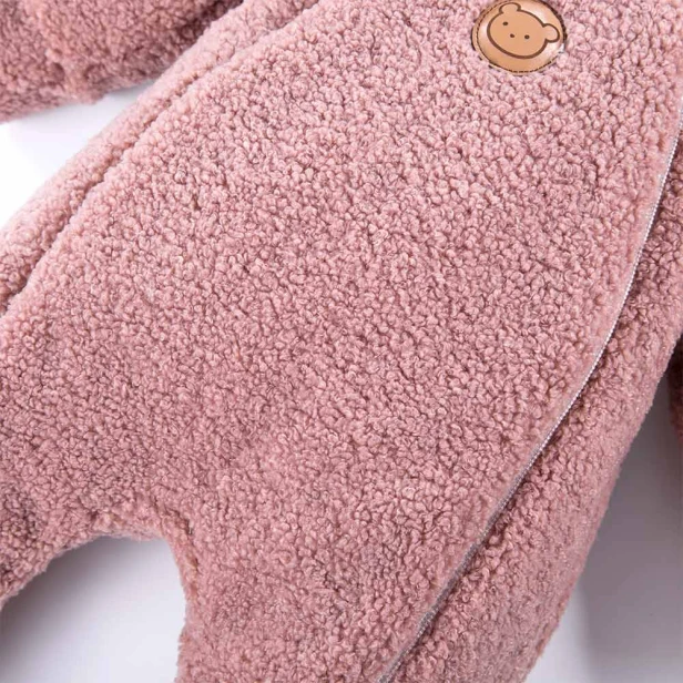 KOMBINEZON-PRZEJŚCIOWY-H&B-BARANEK-KAPT-RÓŻ-DET3.jpg
