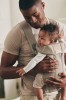 pol_pl_BABYBJORN-MINI-3D-Mesh-nosidelko-Szary-Bez-10023_2.jpg