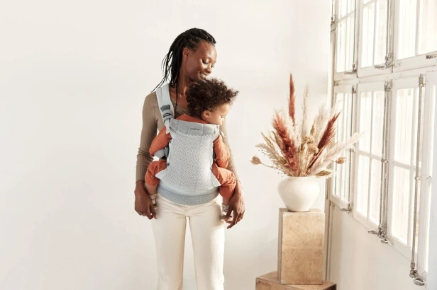 pol_pl_BABYBJORN-nosidelko-Harmony-3D-Mesh-Srebrny-9539_16.jpg