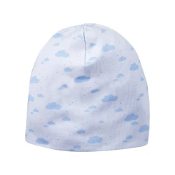 czapka-dziecieca-niebieska-w-chmurki-.webp