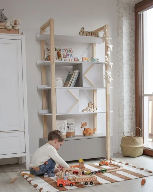 bellamy_regal_pinette_bookcase_1