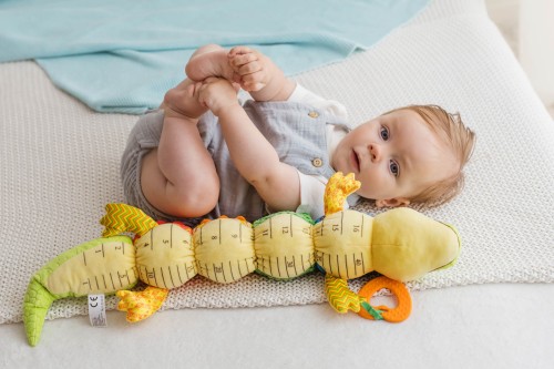 dumel jollybaby KROKODYL OSKAR z miarką (4).jpg