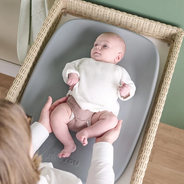 NATTOU Miękka mata do przewijania Softy Grey (3).jpg
