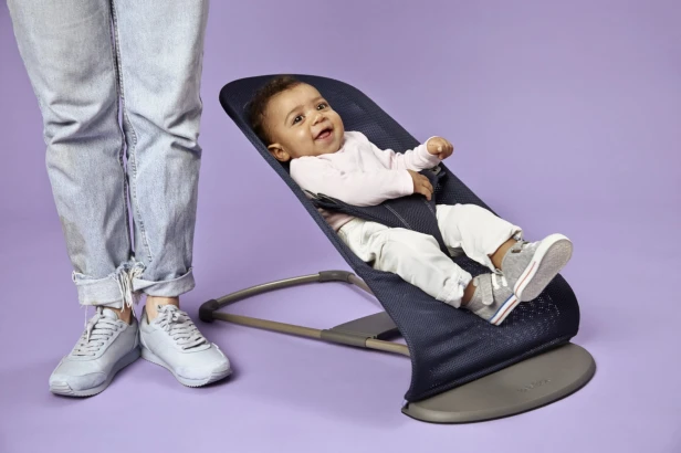 Leżaczek Babybjorn BLISS MESH Granatowy